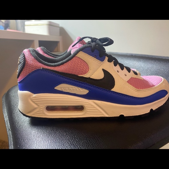custom made women’s nike air max’s - Picture 3 of 6